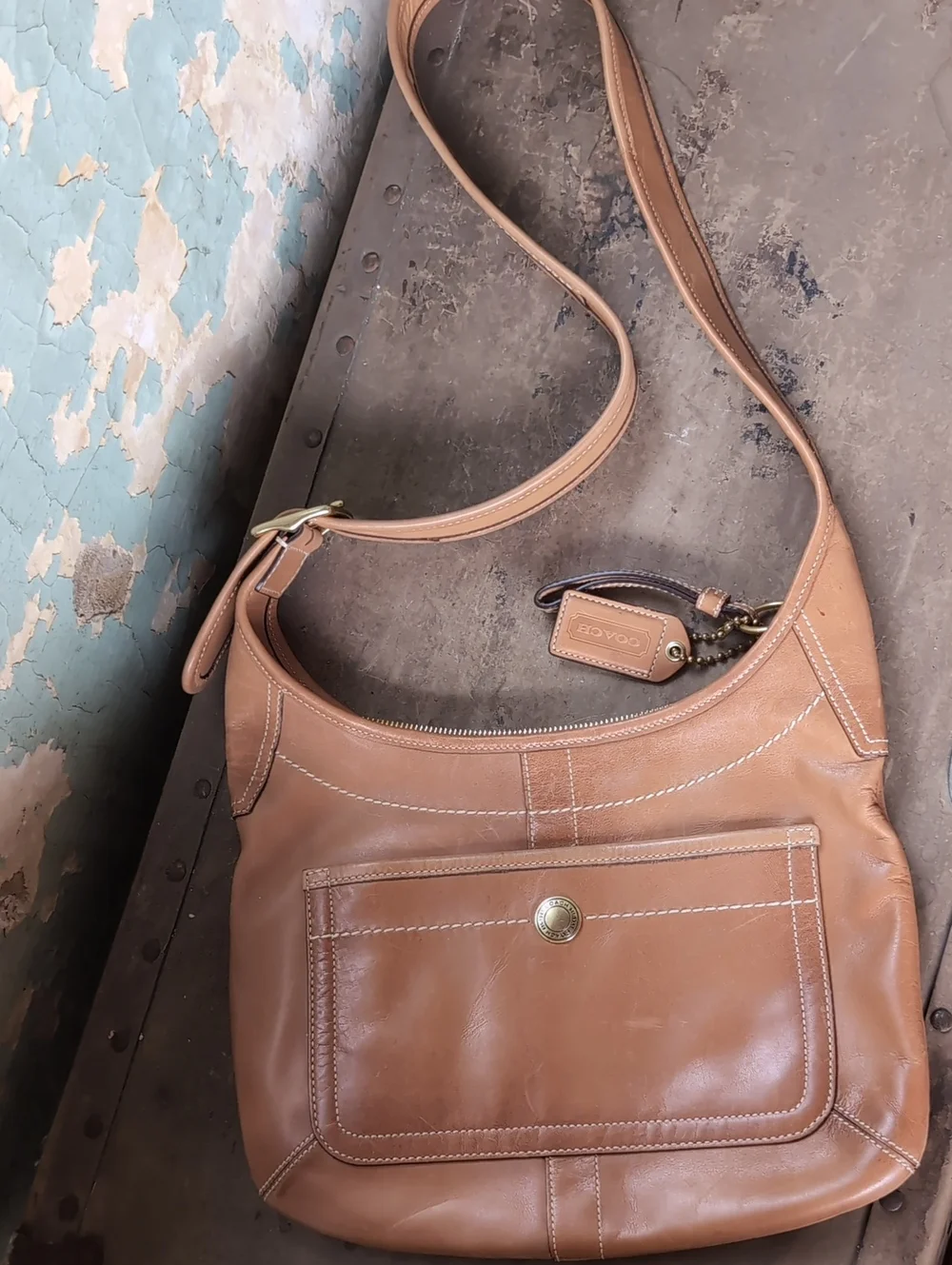 Coach Caramel Leather Shoulder Bag - Picture 3 of 13